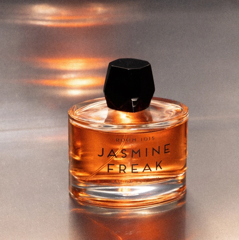 Room 1015 Jasmine Freak Jasmine Note 4