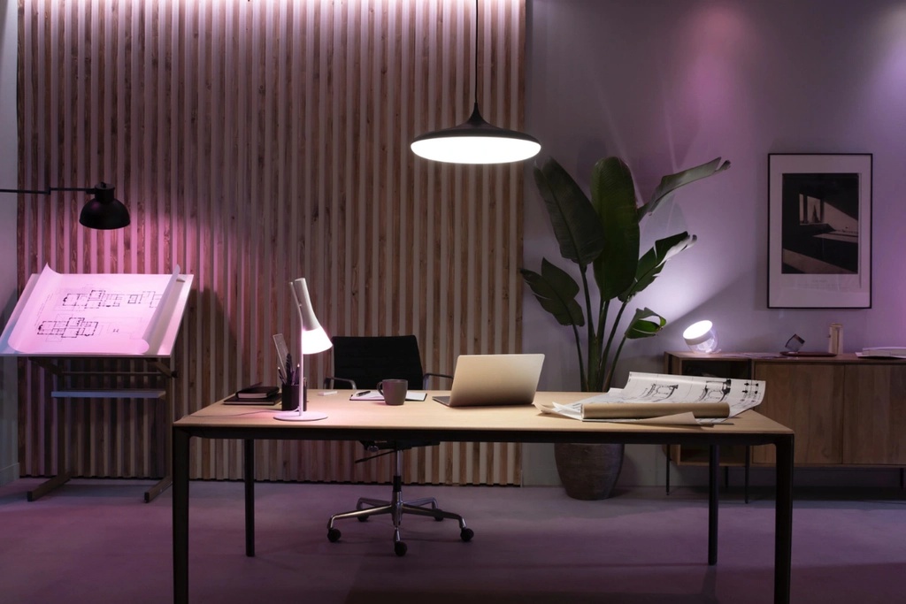 Layered lighting in the home office interior design in 2026