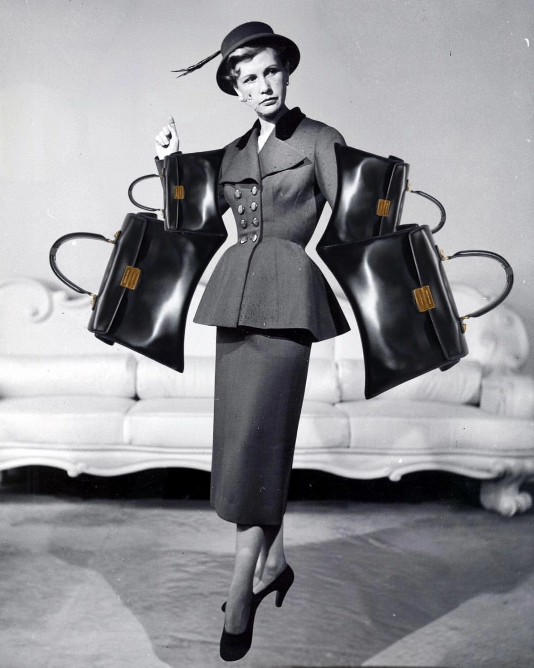 Balenciaga Hourglass Avenue 2