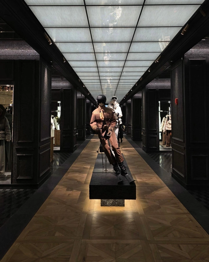Moncler unveiled its 23,680-square-foot Fifth Avenue flagship on September 10, making the New York location the largest store in the brand’s global network. Retail Boom in New York 4