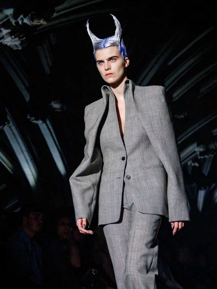 McQueen SS27: Too Much McQueen, Too Little McGirr