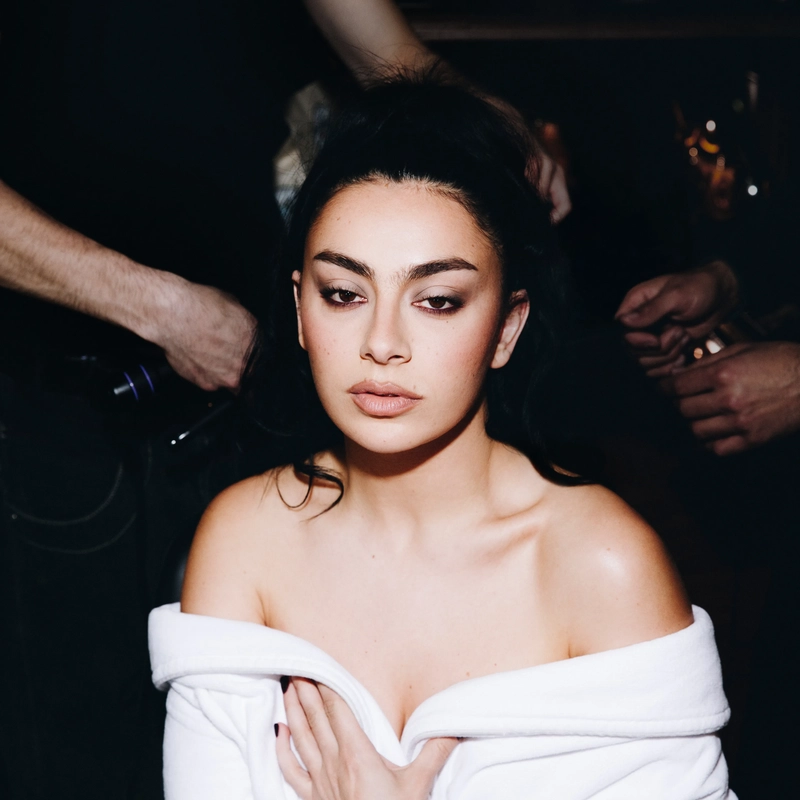 bottom eyeliner
