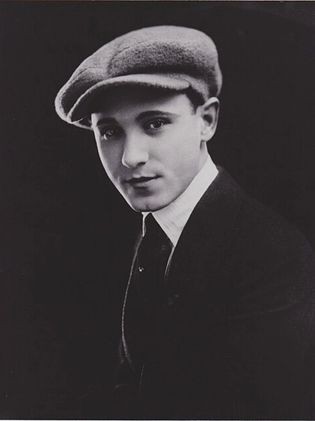 Thomas Lyle Williams Put Mascara Into Everyday Beauty