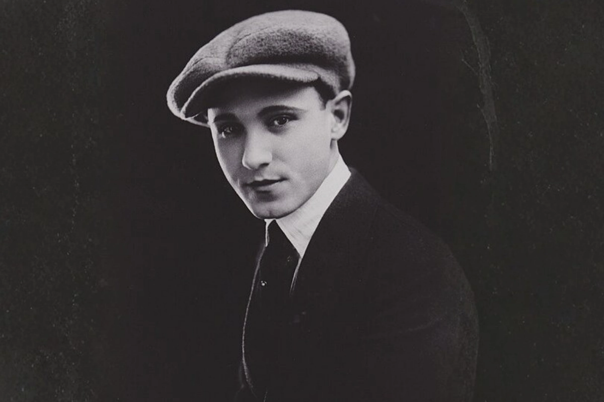 Thomas Lyle Williams Put Mascara Into Everyday Beauty