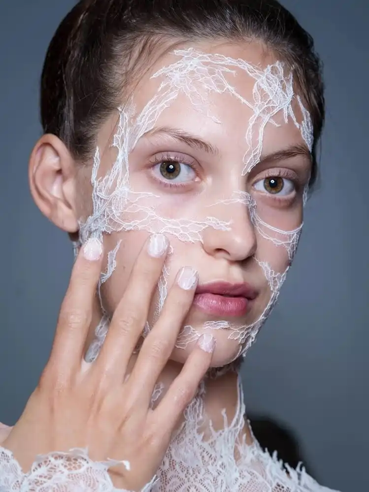Lace Nails Are Dressing Fingertips in Romance