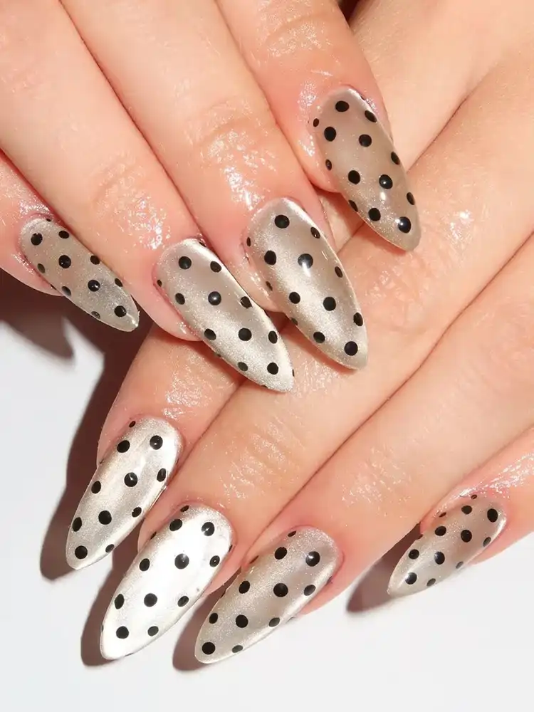 This Fall’s Best Punctuation Is Polka Dot Nails
