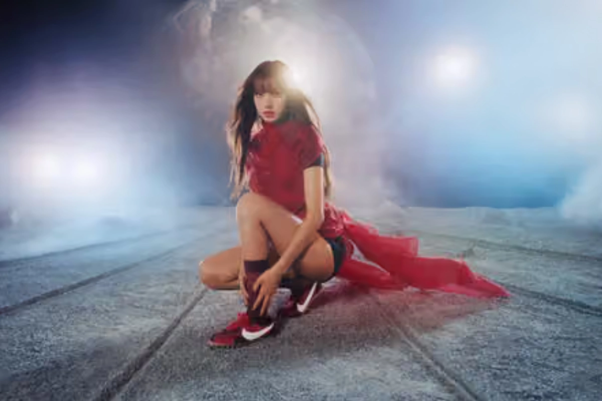LISA x Nike Lands on a 55-Year-Old Moon Shoe