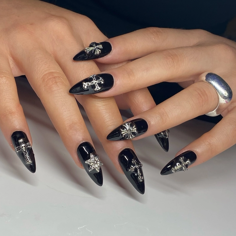 Gothic Nails 5