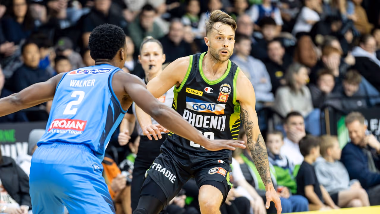 Phoenix fall shy in tight Throwdown tussle