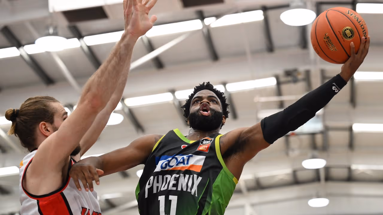 First Look at Hurt as Hawks Claim Win