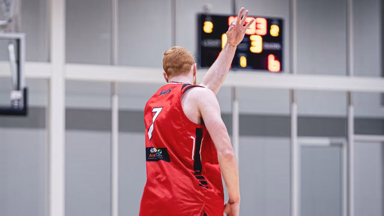 Off-Season Player Wrap: Dynamic Duo of Glover and Foxwell Secure Week 2 of Finals for Eltham