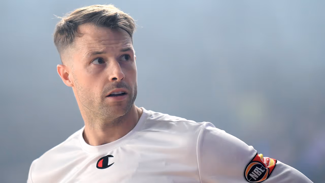 Hometown Hero Sobey Eyes Title, Bullets Clash