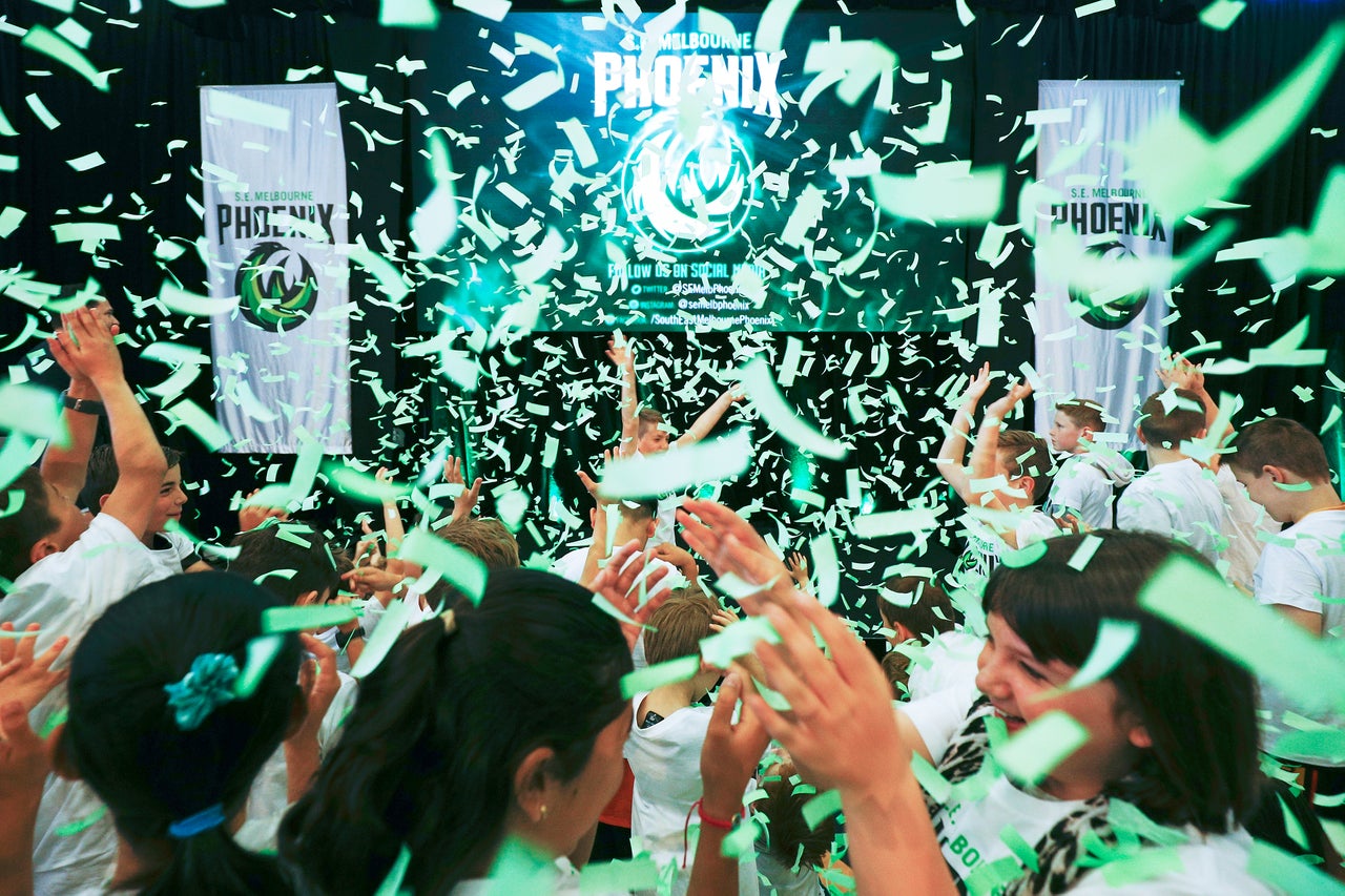 775257182dp005 South East M