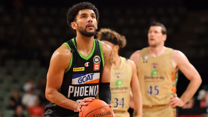 Maldonado fires for Phoenix in Perth