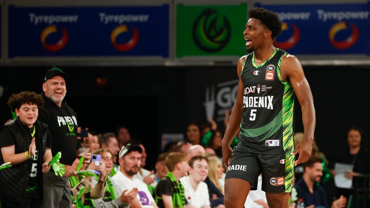 Phoenix Light Up the Fire Pit (Round 1, NBL24)