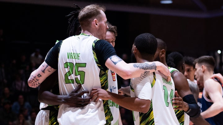 36ers Overpower Undermanned Phoenix in Pre-Season Game