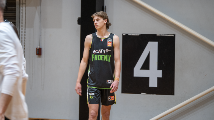 Aussie Basketball Wunderkind Trains with Phoenix