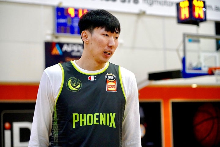 Zhou Qi Arrives in South East Melbourne