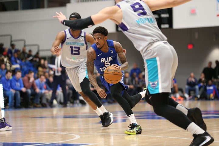 Phoenix Sign American Combo Guard