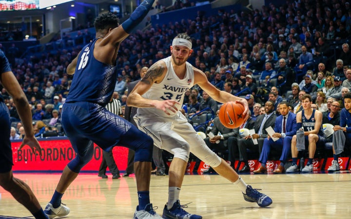 Twitter Reacts to Hankins Signing