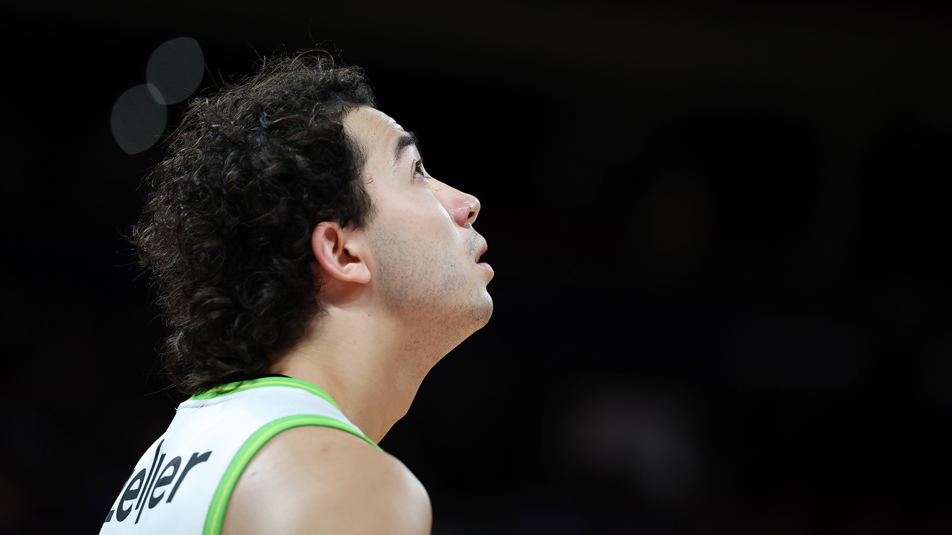 Flying Foxwell: A homegrown milestone for Phoenix guard