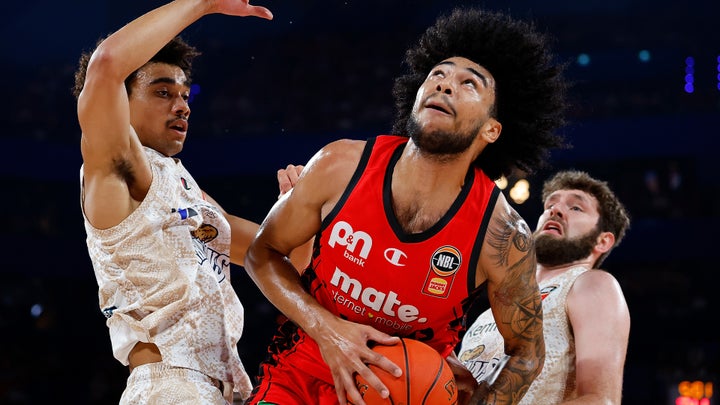 NBL25 season review - Izan Almansa