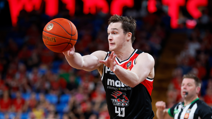 Wildcats fall short against fast-finishing Hawks at home