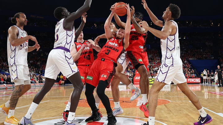 Windler, Webster cleared to face Taipans in Cairns