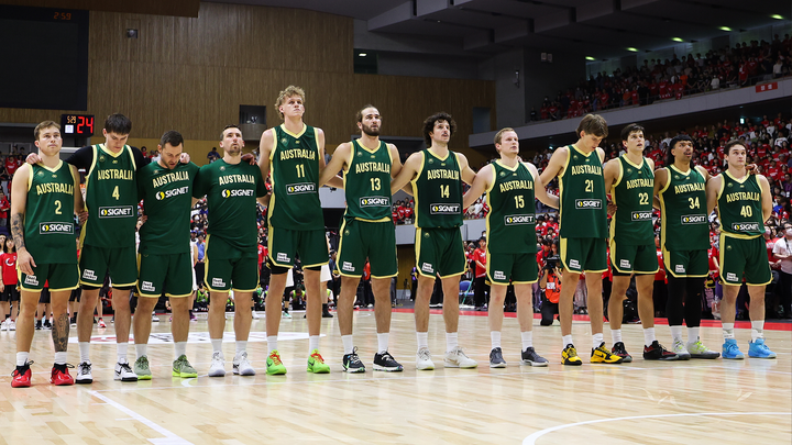 Pepper, Henshall impress in Boomers' Japan series