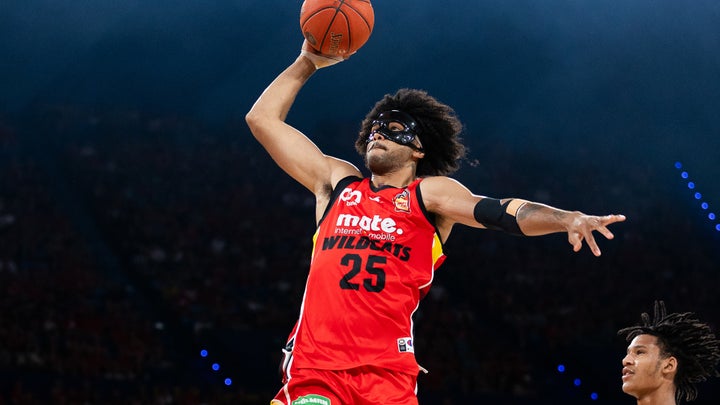 Wildcats thrash Cairns to secure top-two spot