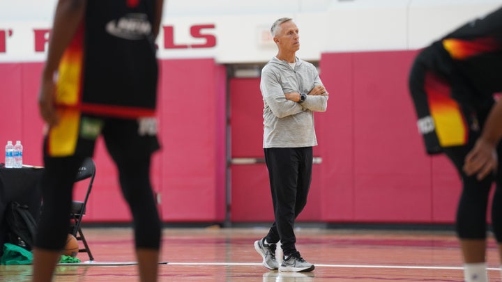 Ex-NBA coach joins Wildcats in Vegas