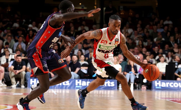 Cats keep rolling with Friday night W in Adelaide