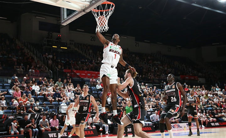 Wildcats go back-to-back over the Hawks