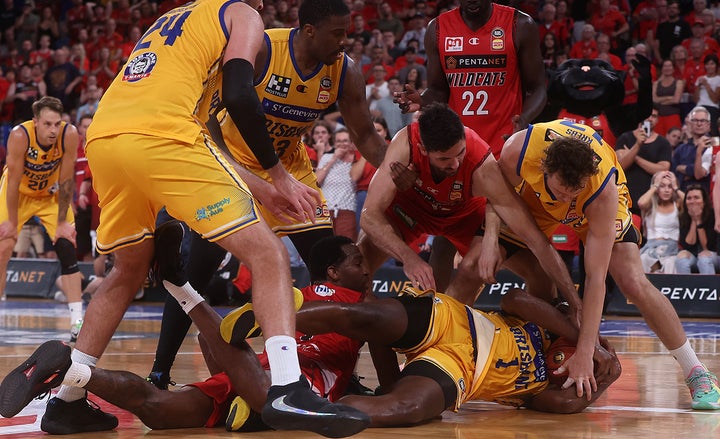 Rebounding major factor in double-overtime loss