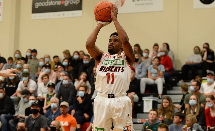 Wildcats fall in high-scoring warmup clash