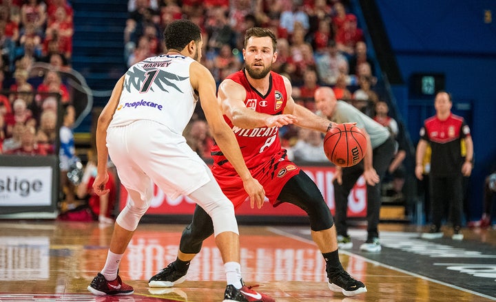 Norton praised in win over Hawks