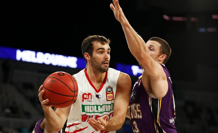 Mooney, Cotton overpower Kings
