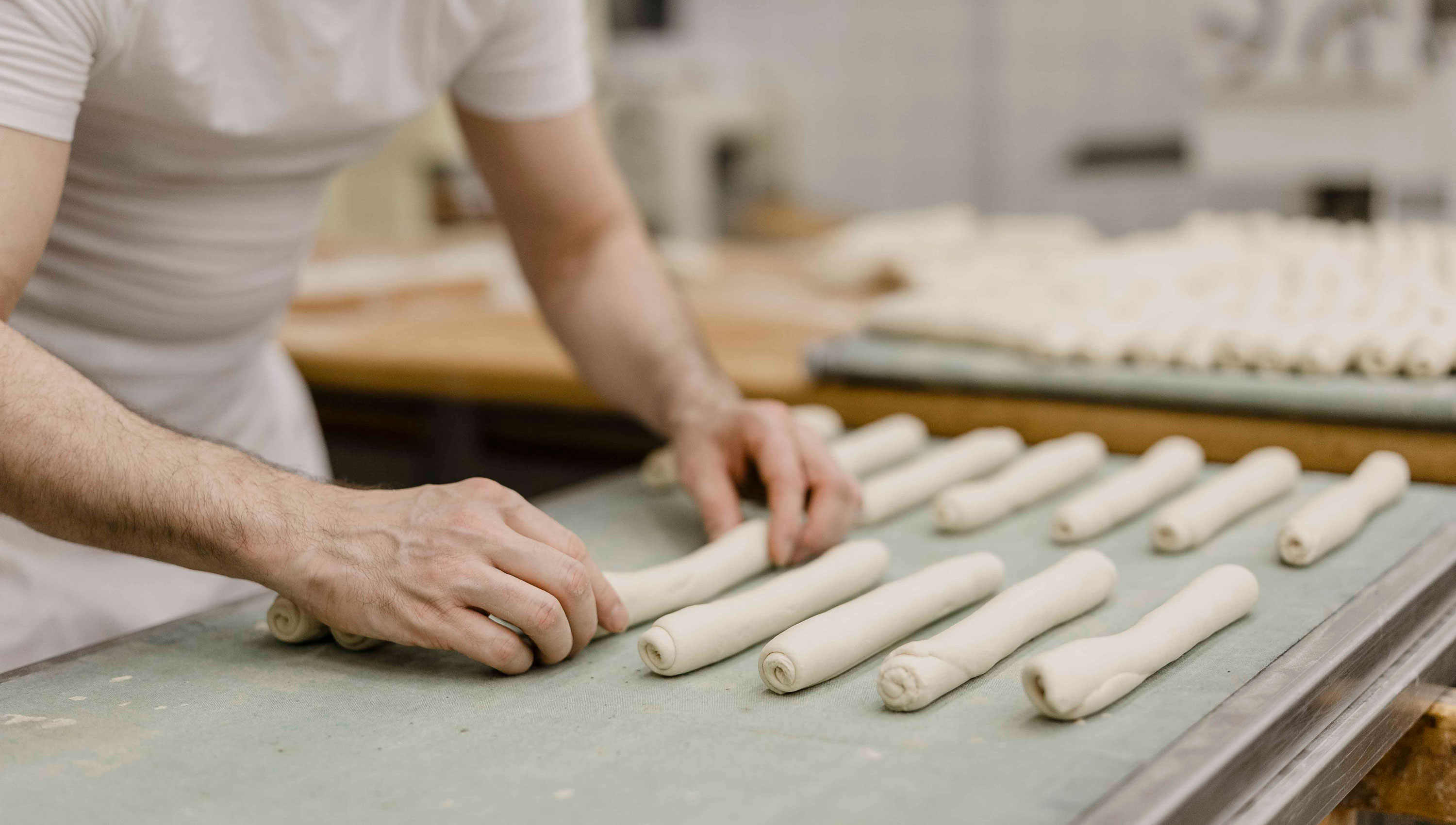 Traditionelle Brotherstellung in der Bäckerei in Bozen