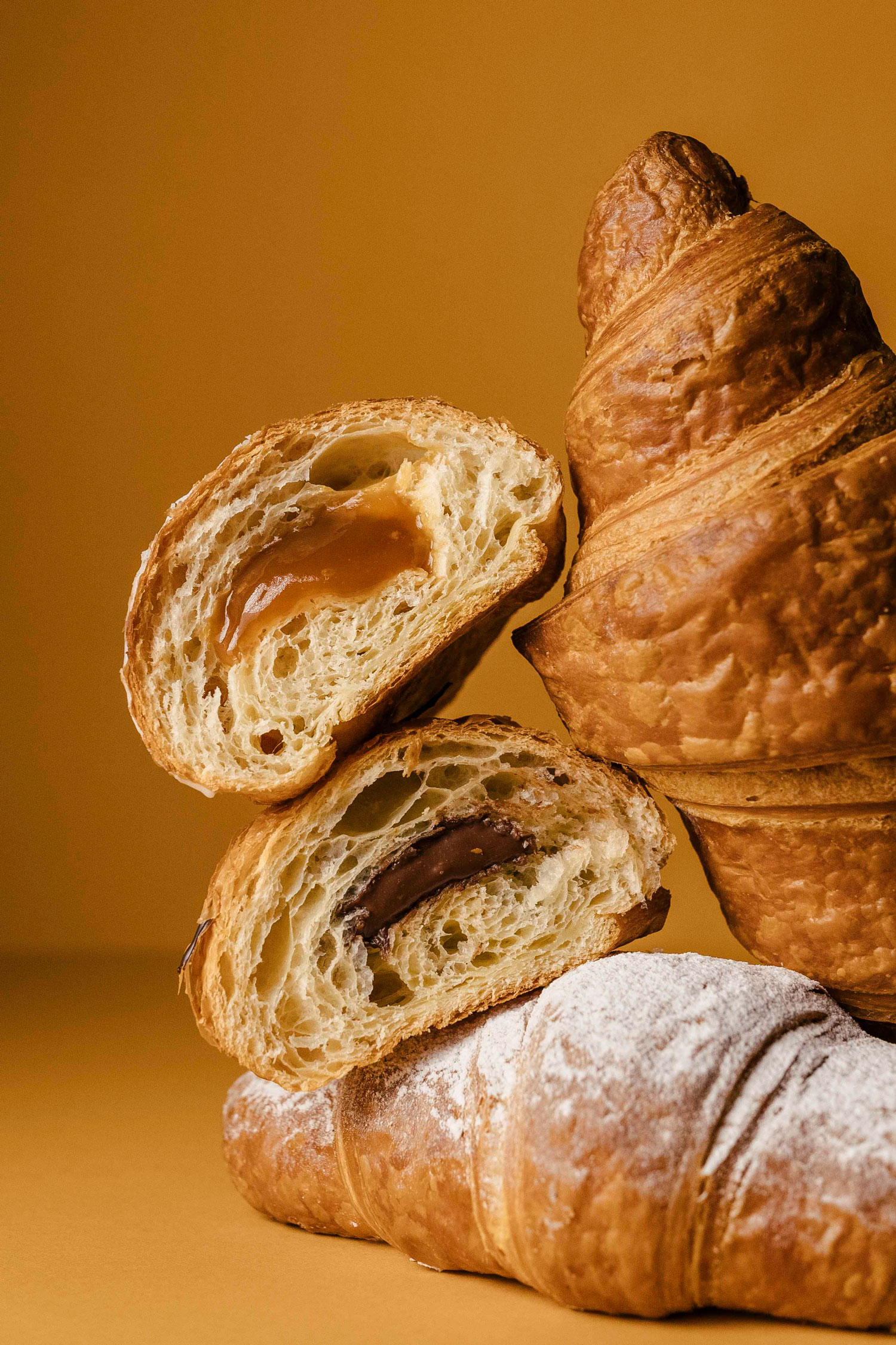 Frische Croissants und süße Backwaren in Bozen