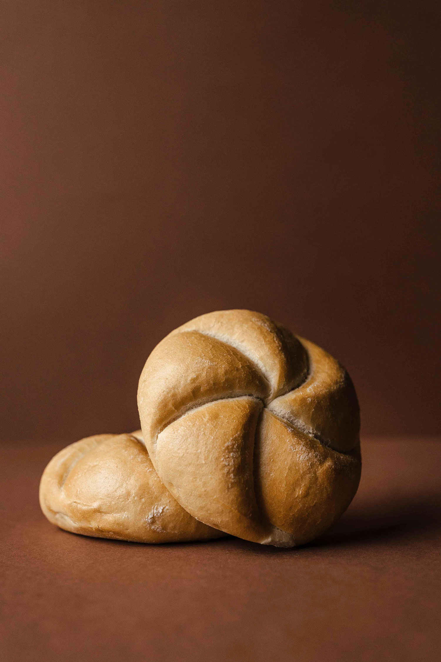 Traditionelle Brotherstellung mit langer Teigruhe und Handarbeit