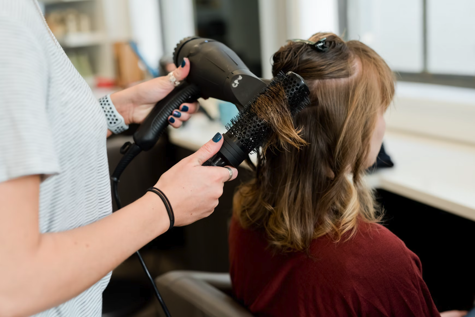 image showcasing a hairstyling tip