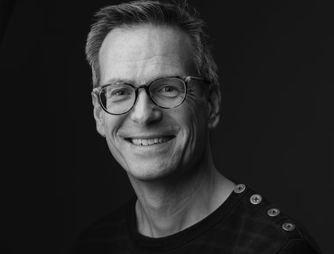 [headshot] image of customer (for a bars & pub)
