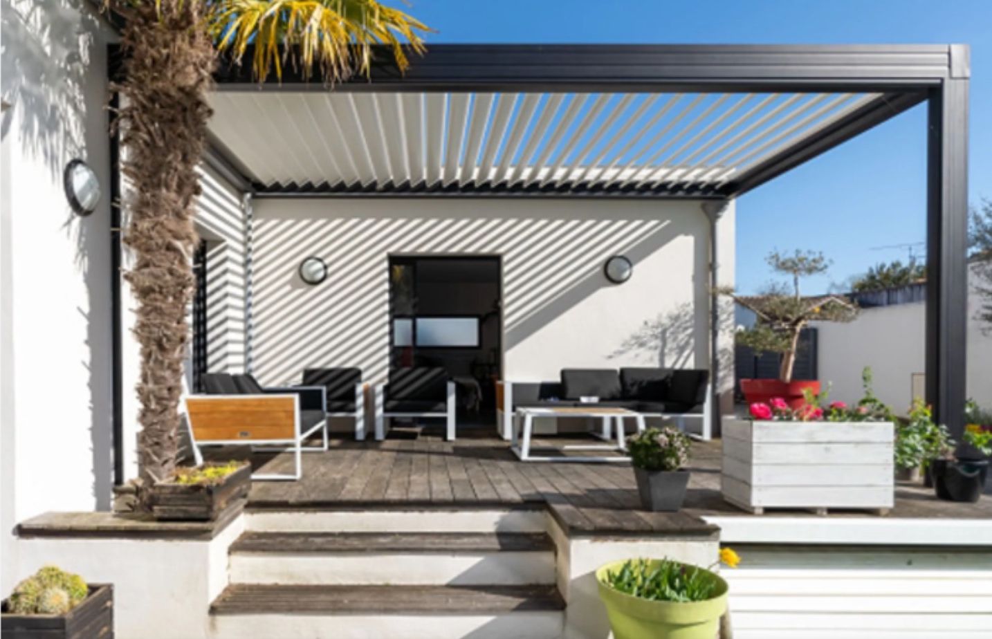 Pergola Design Ideas for a Michigan Backyard Oasis