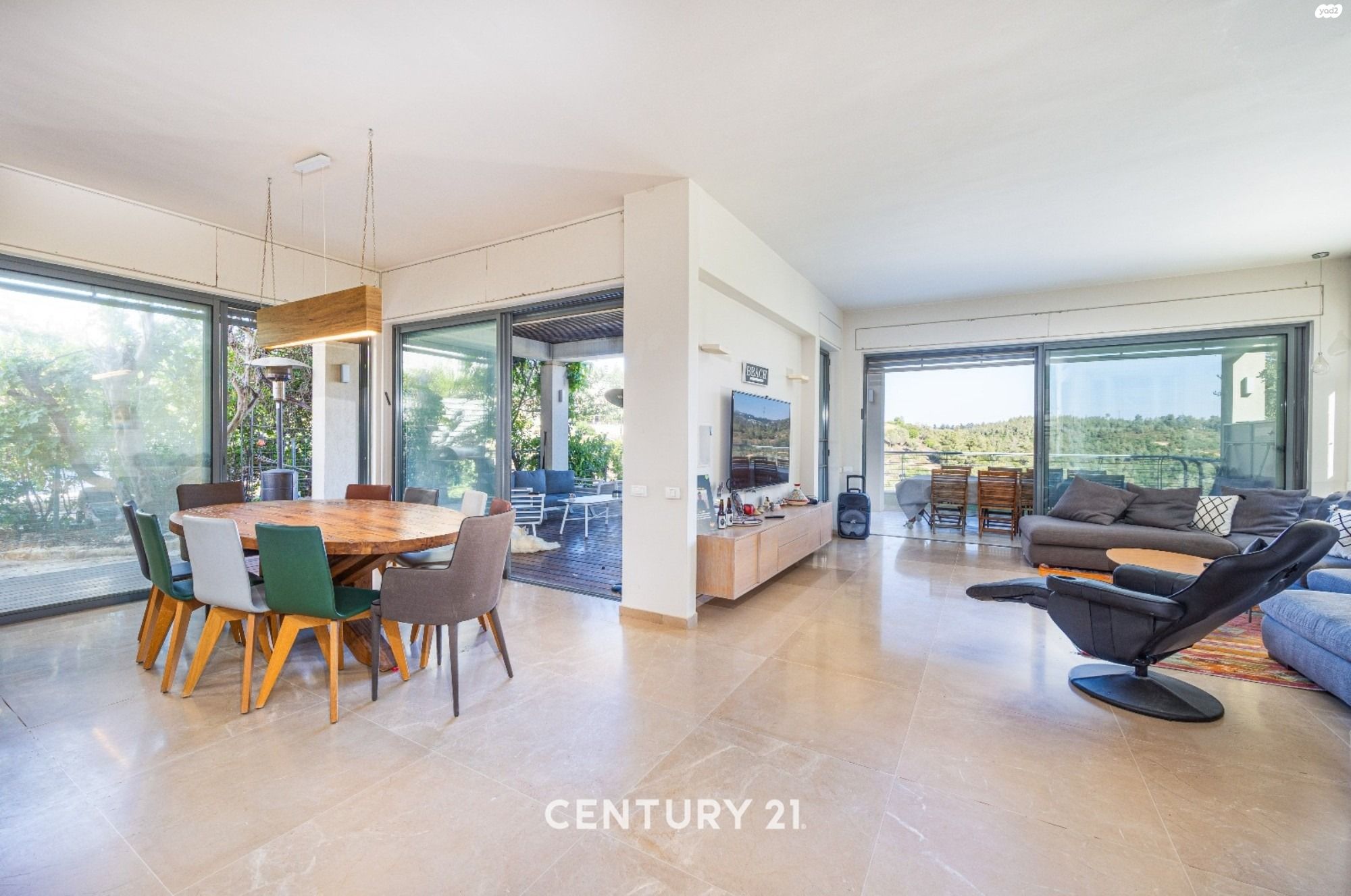 [background image] image of modern cityscape (for a consulting firm)