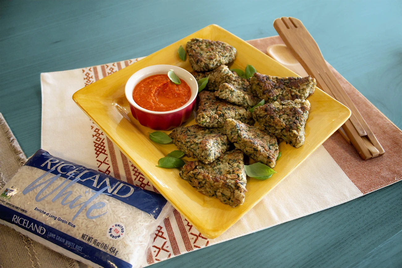 Vegetable Curry Rice Cakes with Red Pepper Sauce