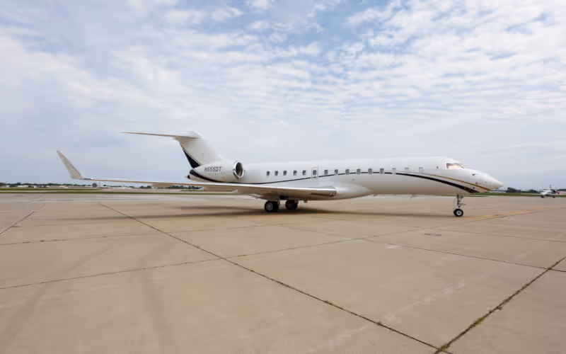 Global 6000 N555DT private jet exterior on tarmac