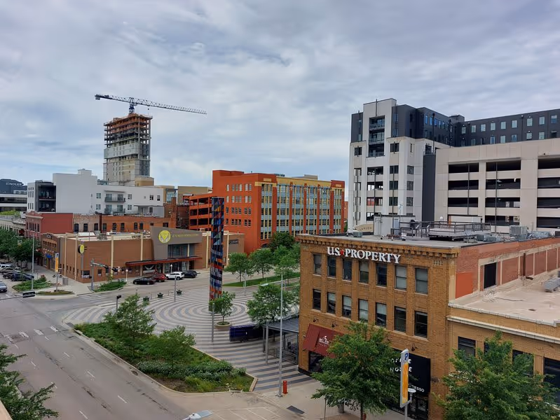 Lincoln, Nebraska skyline and capitol