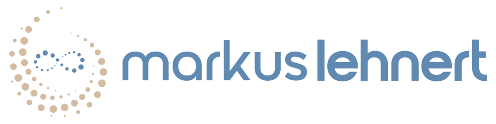 Markus Lehnert Firmenlogo mit blauem Text und punktförmigem Design links.