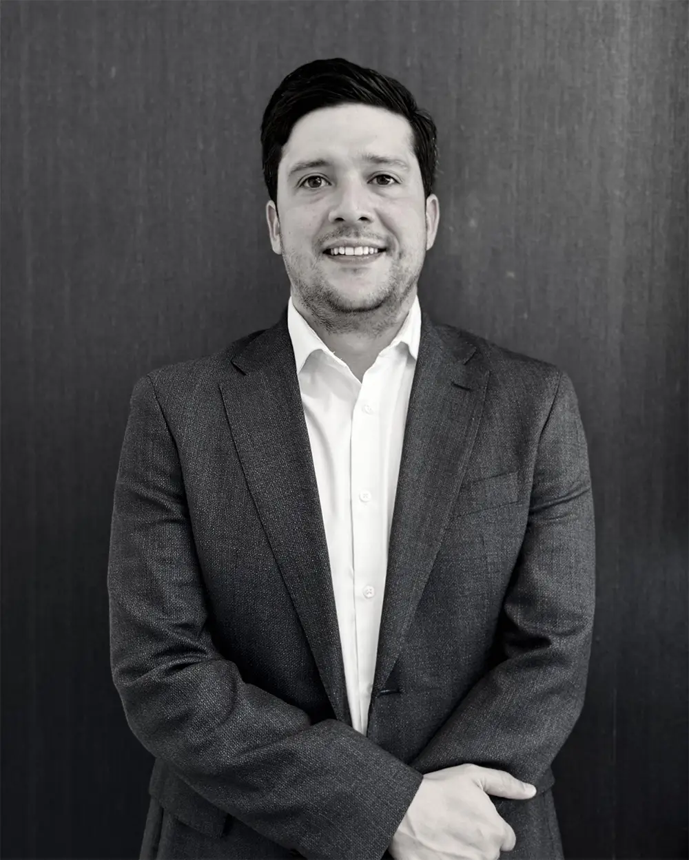 Head of Finance at Alphabet Capital Group with 10+ years in U.S. real estate funding, acquisitions, and strategic capital structuring.