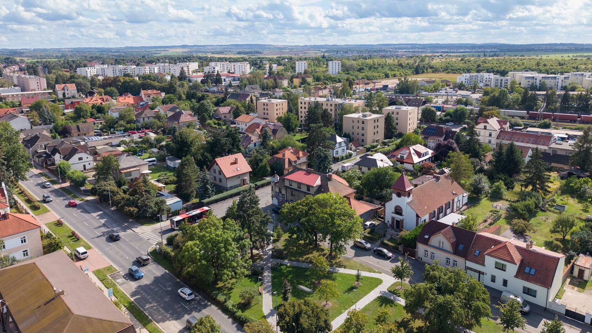 Letecký pohled na Uhříněves – lokalita projektu ECOVILLA